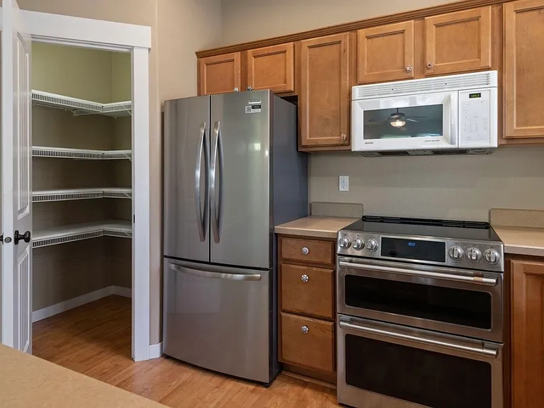 2302 NE Mary Rose Pl #2 — Photo 7