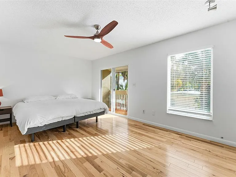105 E Davis Blvd #B — Photo 21