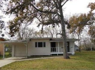 110 Cherry St, Lake Jackson, TX 77566