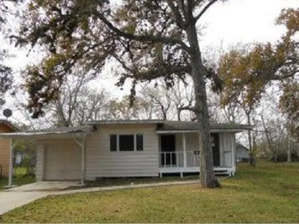 110 Cherry St, Lake Jackson, TX 77566
