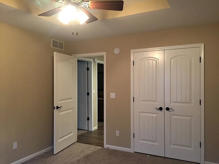 4039 Westminister Dr — Photo 11