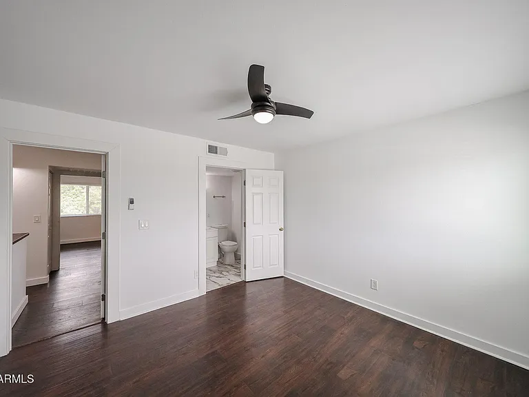 812 W 14th St — Photo 32