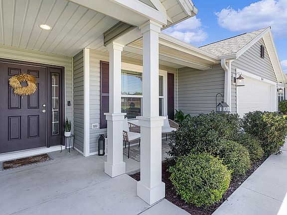 2nd image of 3241 Sennett Cir
