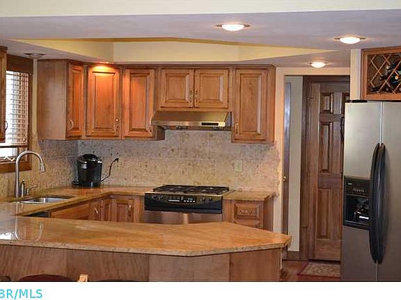 2nd image of 1009 Sugar Hill Pl