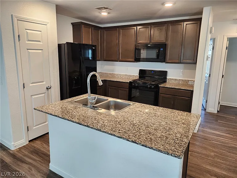 4547 Pencester St — Photo 9