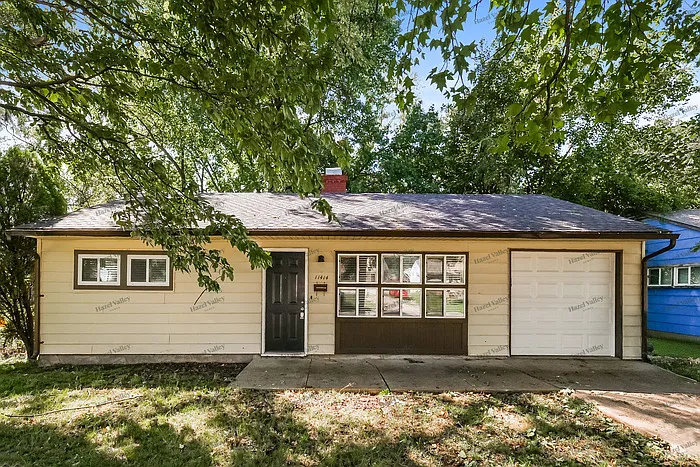 11414 Corrington Ave