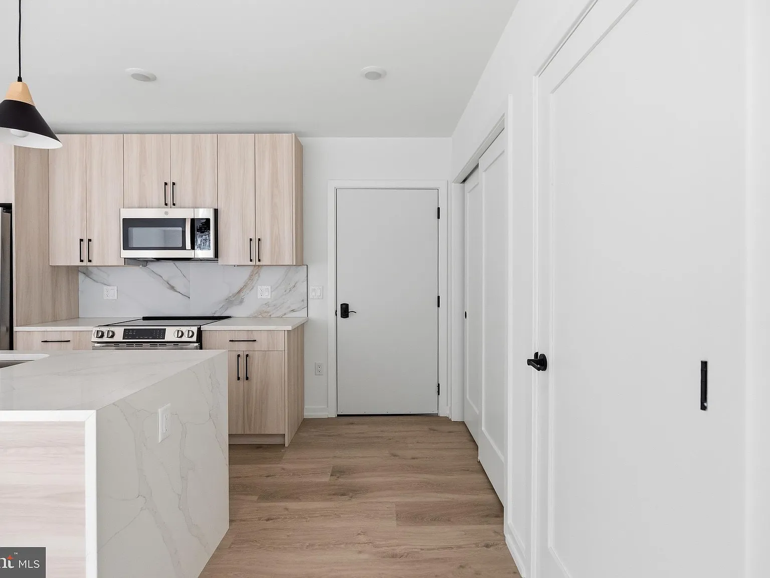 1 bed, 1.0 bath, 650 sqft, $1,850 — Photo 3