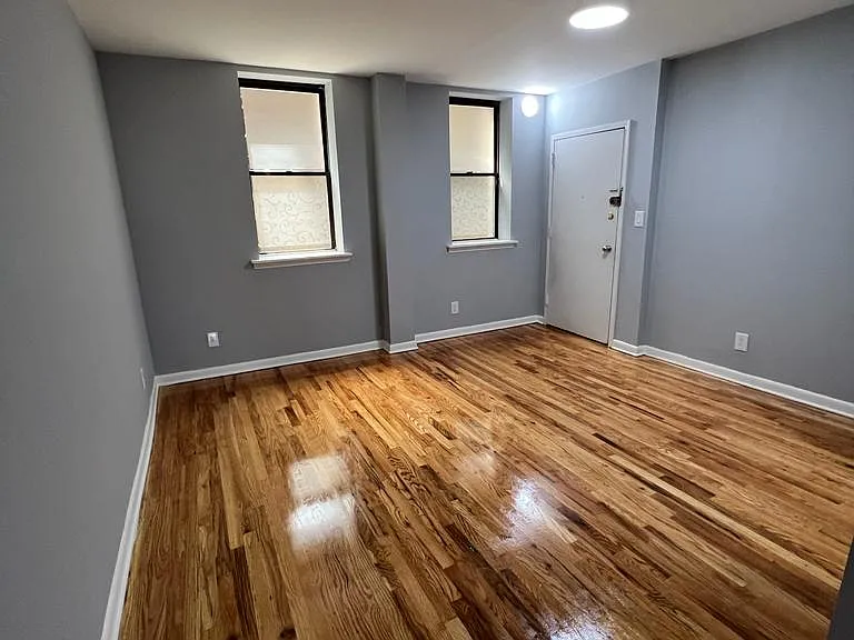 227 Christopher Columbus Dr #117B — Photo 1