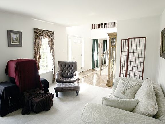5th image of 4132 Larson Ln