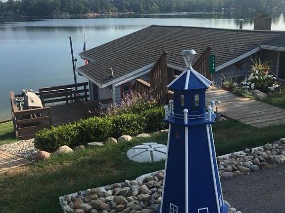 3rd image of 2786 Lakeside Dr