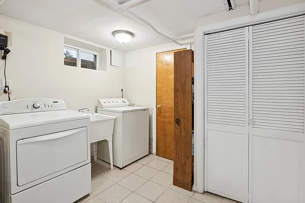 Sold by Douglas Elliman | media 18