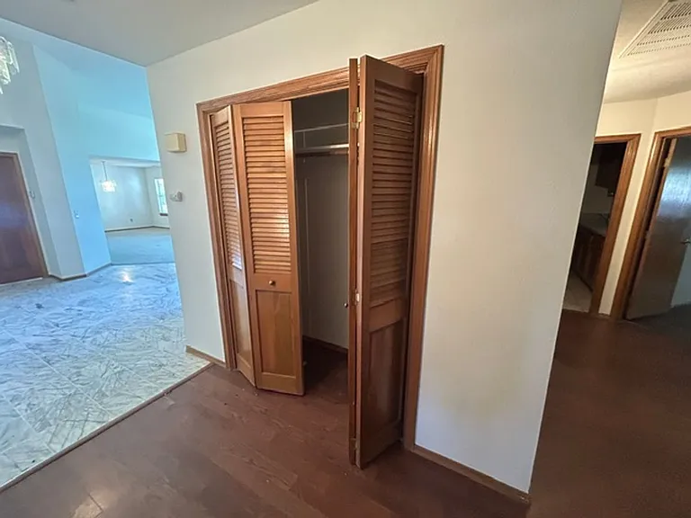 5730 W Laura Ct — Photo 48