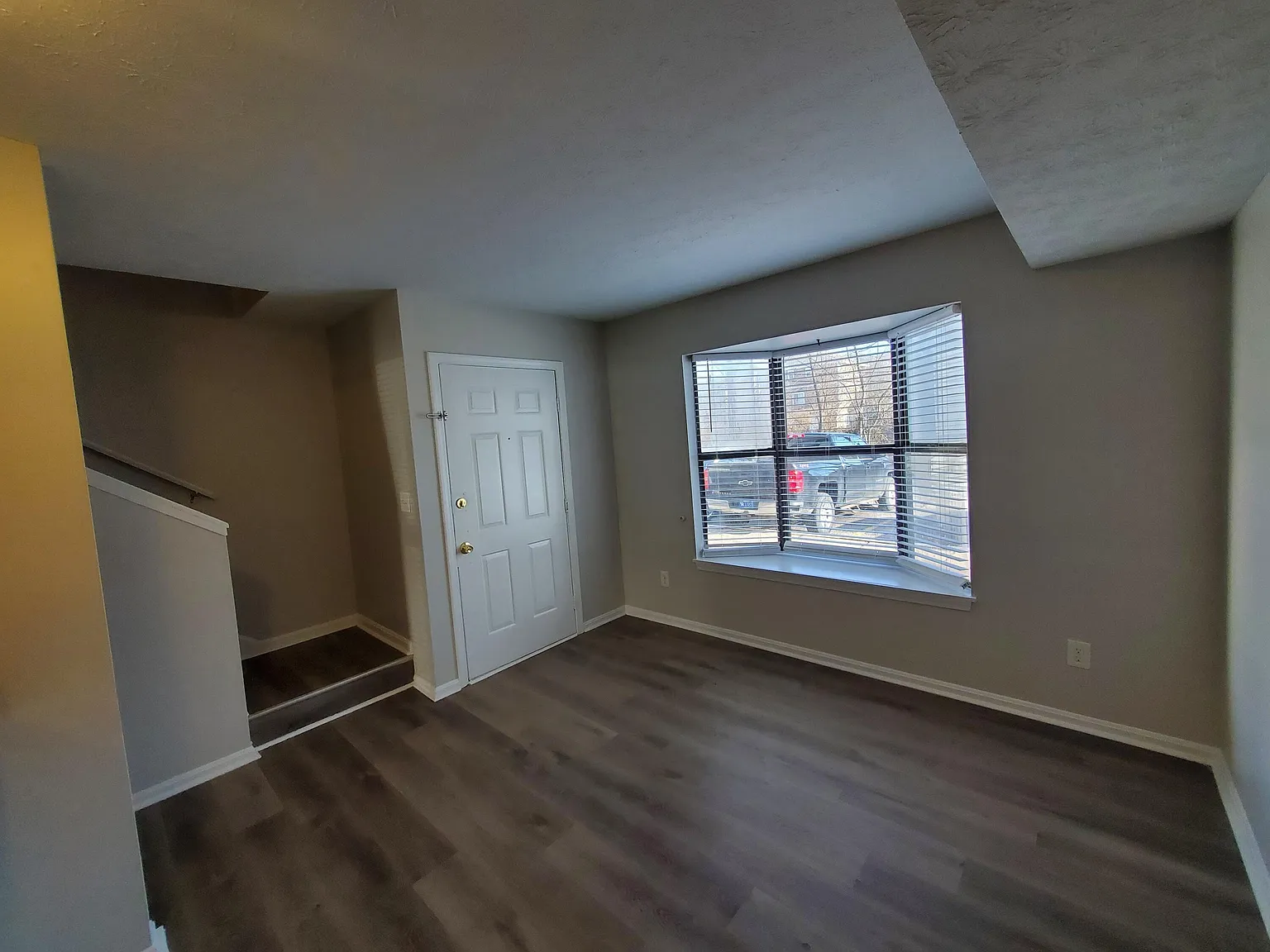 3 bed, 3.0 bath, 1592 sqft, $1,800 — Photo 3