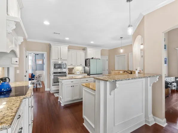 1006 N Carmenville Dr, Bonaire, GA 31005