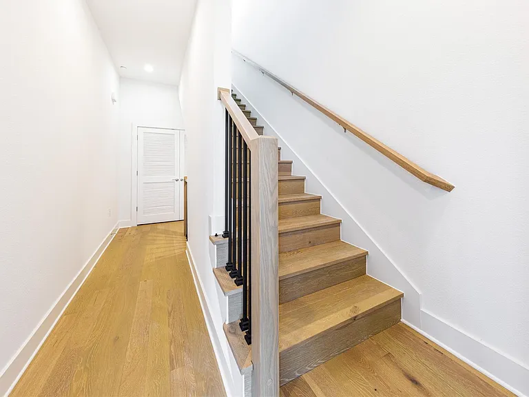 1201 Shore District Dr — Photo 11