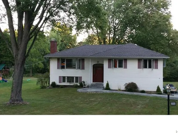 370 Westlake Dr, Valhalla, NY 10595