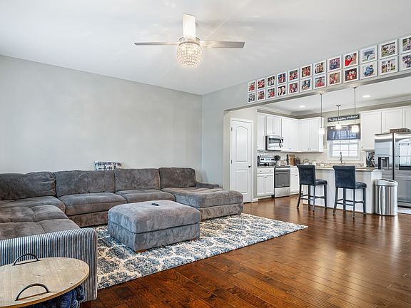 5th image of 1680 Diana Dr