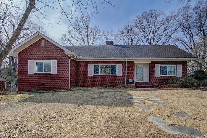 1st image of 118 N Tanglewylde Dr