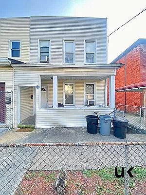 1st image of 1222 E 93rd St
