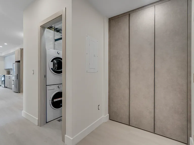 625 Harvie Ave #1 — Photo 6
