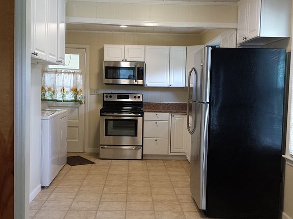 New Kitchen with Stainless steel appliances