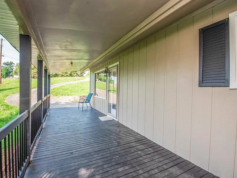 136 Harrison Ln — Photo 8