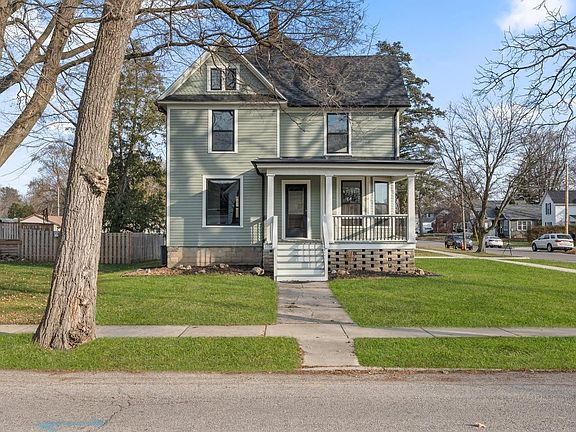 4th image of 102 Garfield Ave