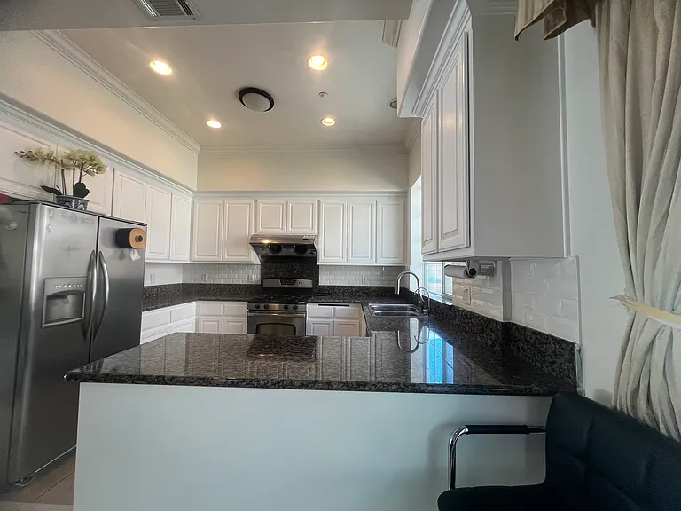 525 S 5th Ave #C — Photo 17