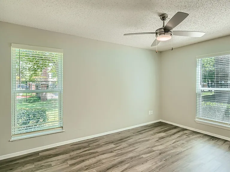 Villas At Waterchase — Photo 10