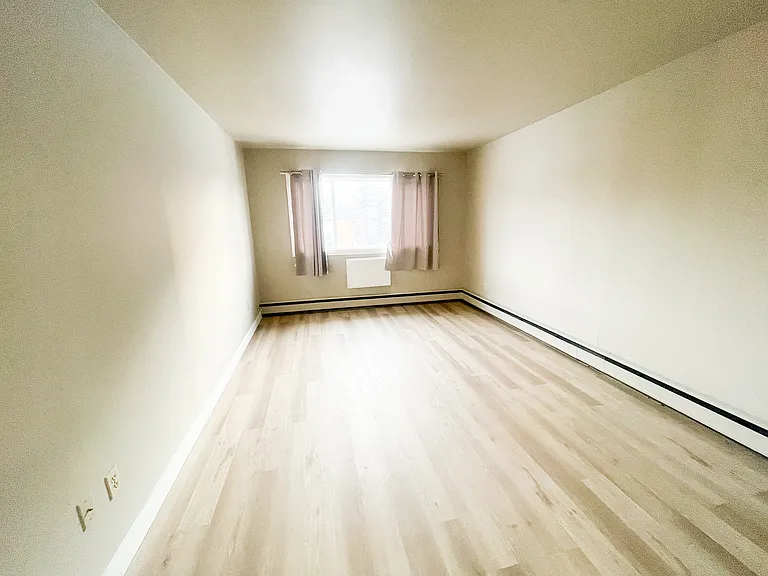 2121 Smith St — Photo 16