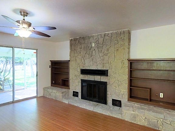 5th image of 2949 Twelve Oaks Dr