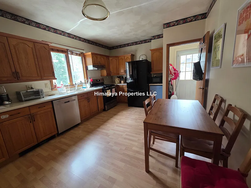 82 Bromfield Rd #A2