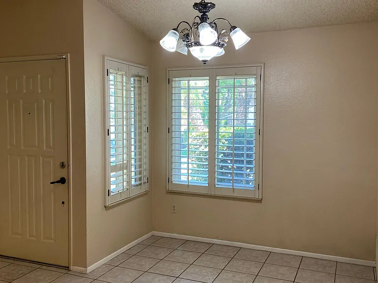 14639 Appian Way — Photo 8
