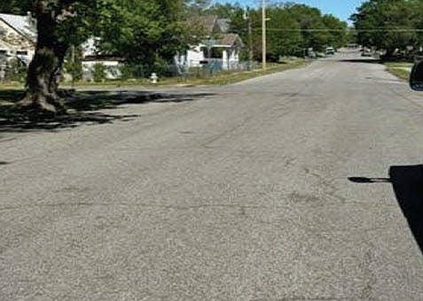 4th image of 904 W 9th St