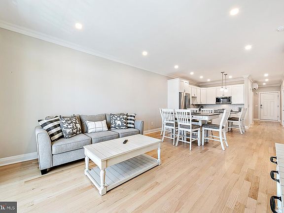 5th image of 510 N Bay Ave Unit 309