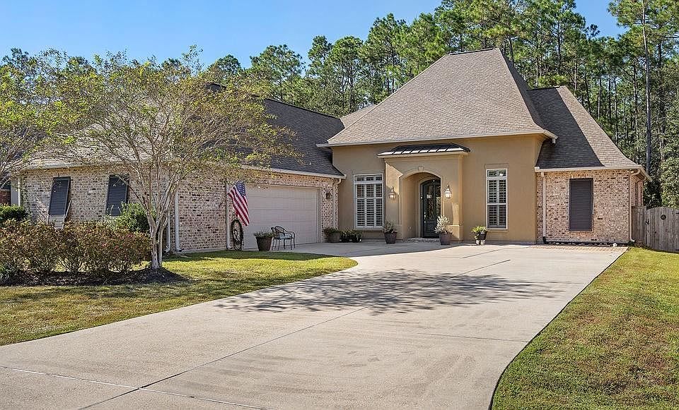 1st image of 209 Grande Maison Blvd