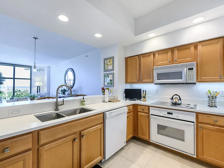 3313 Sunset Key Cir #336 — Photo 36