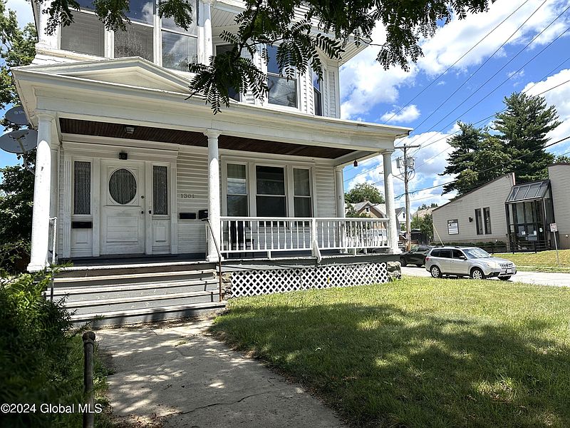 2nd image of 1381 Union Street