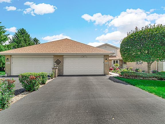 3rd image of 18421 Lakeview Cir E