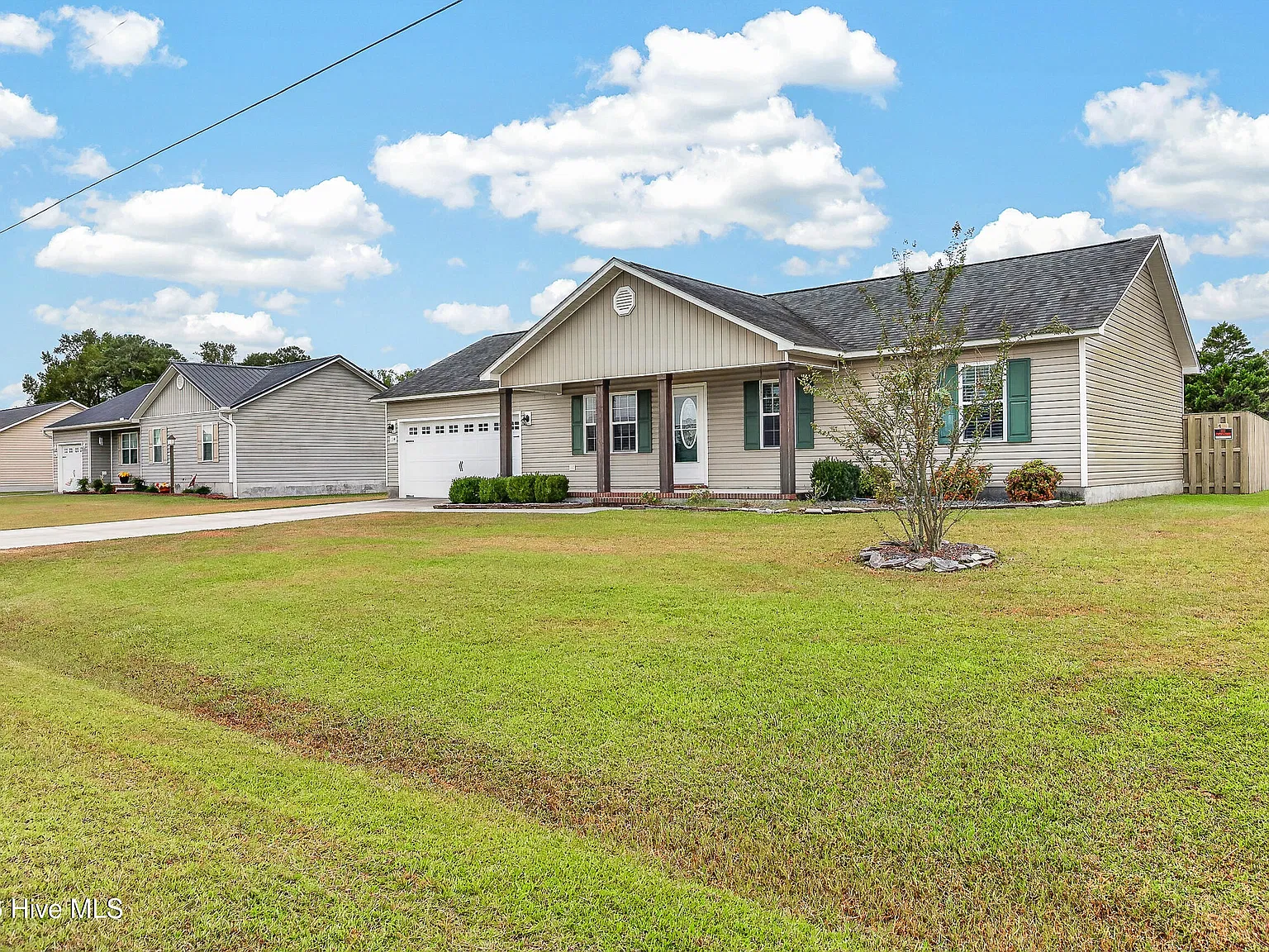 3 bed, 2.0 bath, 1680 sqft, $1,800 — Photo 3