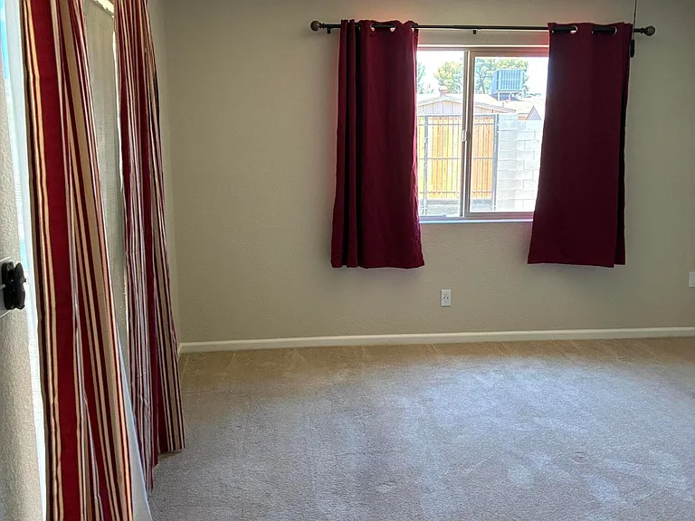 2058 E Fremont Dr — Photo 8