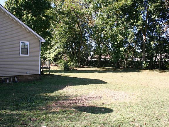 2nd image of 383 Walnut Dr