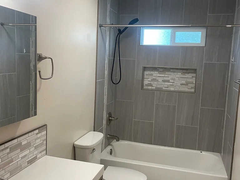 220 N Owyhee St — Photo 7