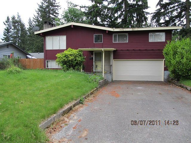 1st image of 3030 21st St SE