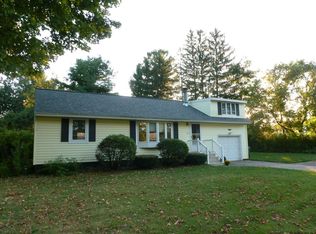 22 Paradowski Rd, Glenville, NY 12302