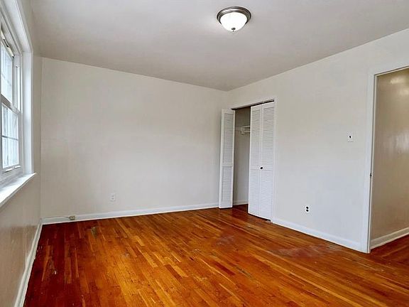 2nd image of 6223 10th Ave Floor 1