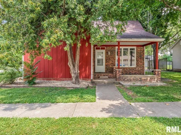 209 W Madison St, Athens, IL 62613