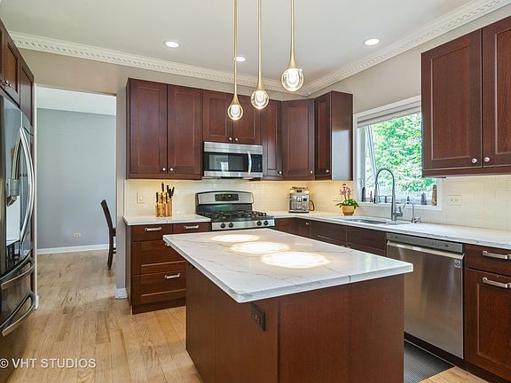 5th image of 440 Galway Dr