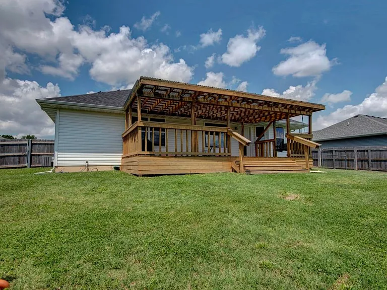 458 Ethan Ave — Photo 11