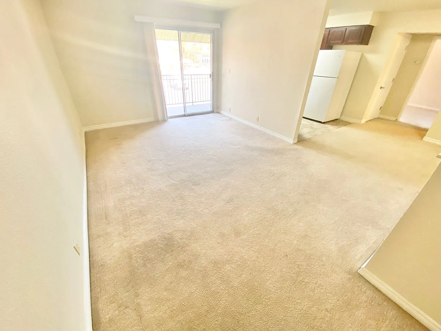 Super Cute Upstairs 1 Bedroom / One Bath / 1 Full Bath Condo Unit- In A Guard Gated Community! — Photo 3